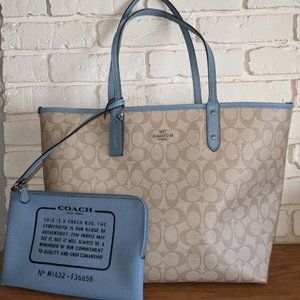 REVERSIBLE COACH TOTE AND WRISTLET